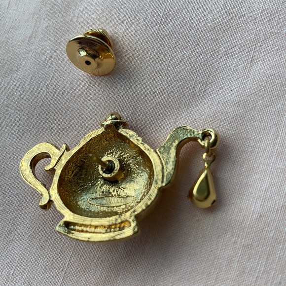 Avon Tea Time Tack Pin - Picture 4 of 6